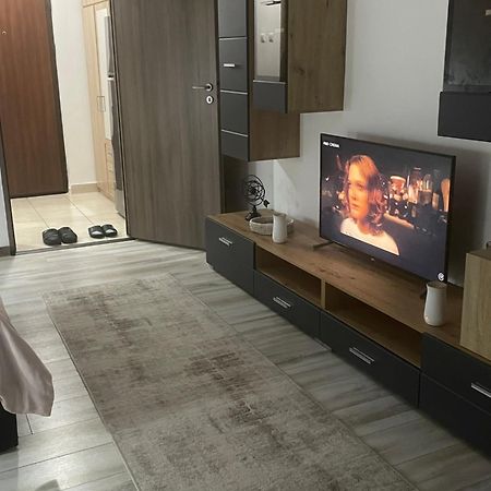 Central Studio Lcs Hunedoara Exterior foto